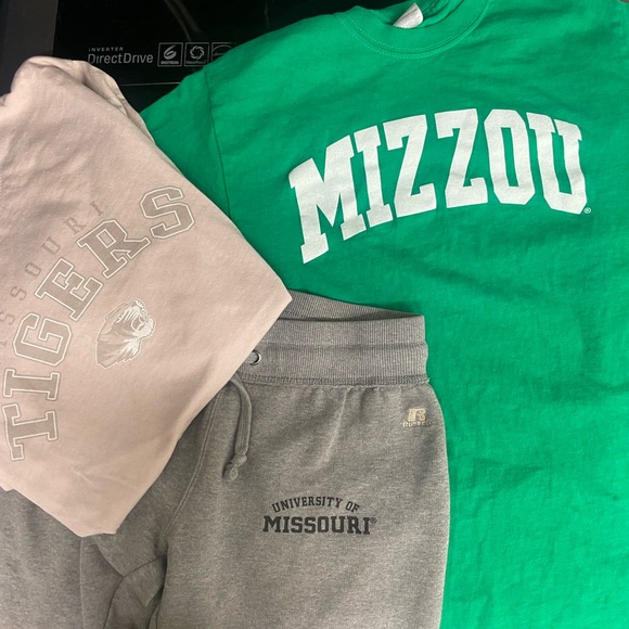 University of Missouri bundle of clothing, women’s small - Picture 7 of 8